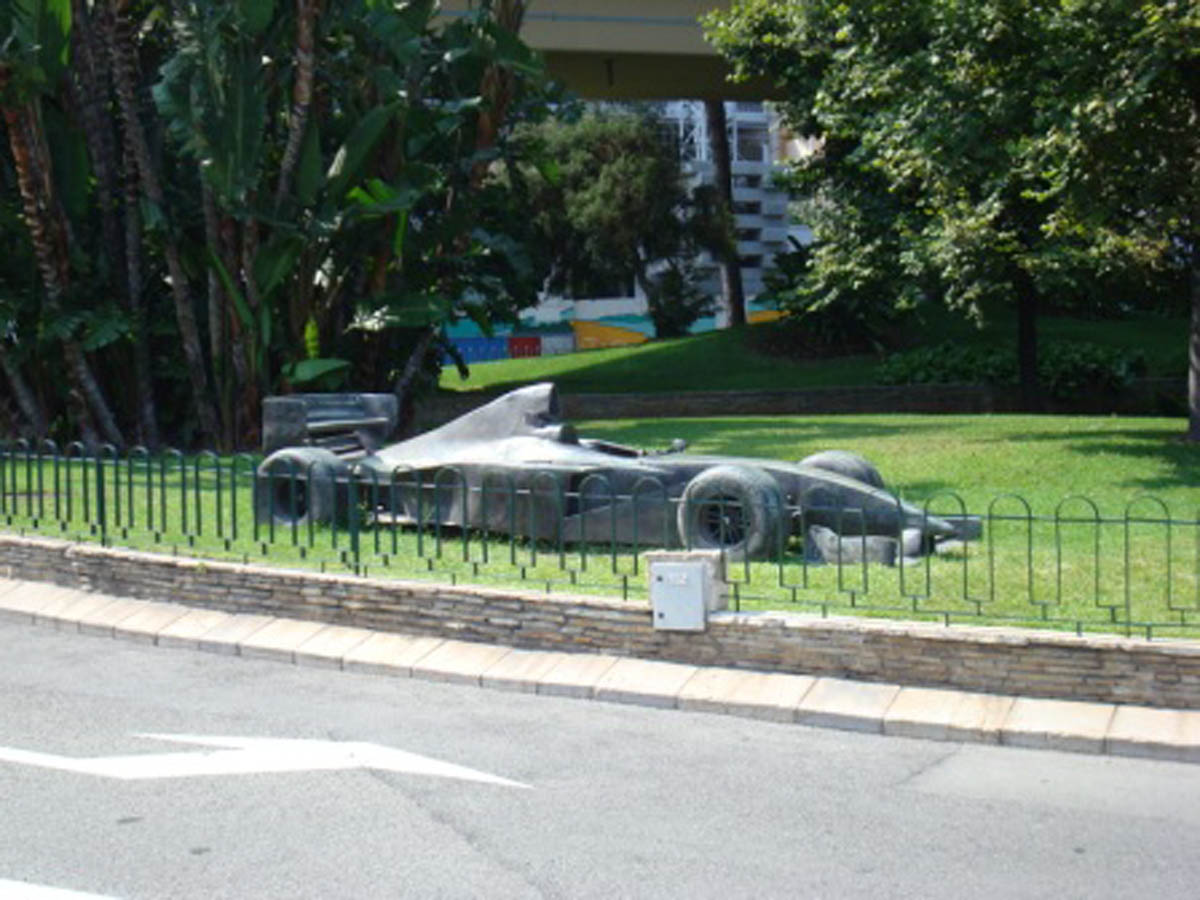 Estatua de Fórmula 1 en Montecarlo