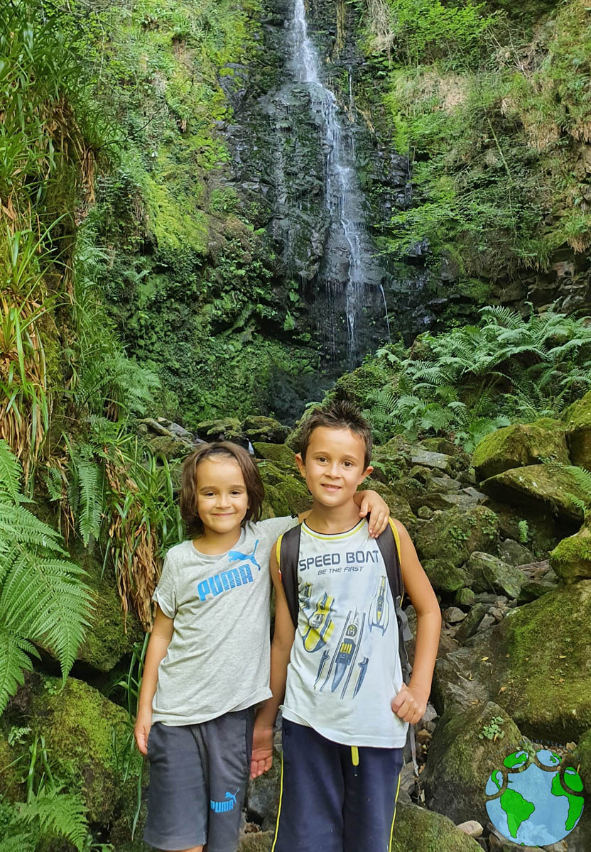 Llegada al final de la cascada de Belaustegi