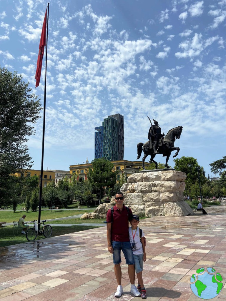 Monumento Skanderbeg